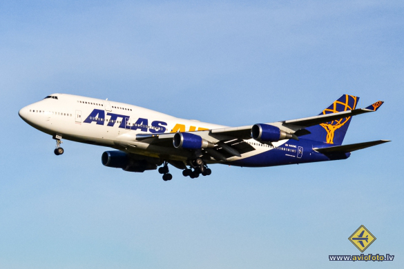 Boeing 747-443