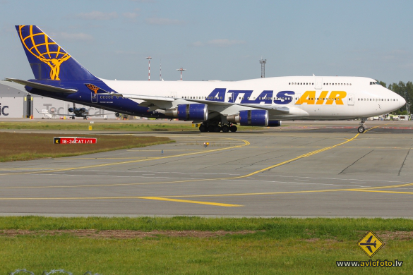 Boeing 747-443