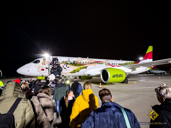 Airbus A220-300
