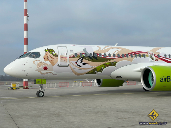 Airbus A220-300