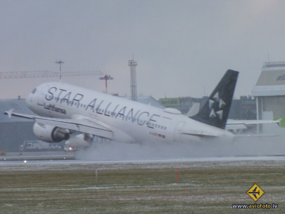 Airbus A320-214