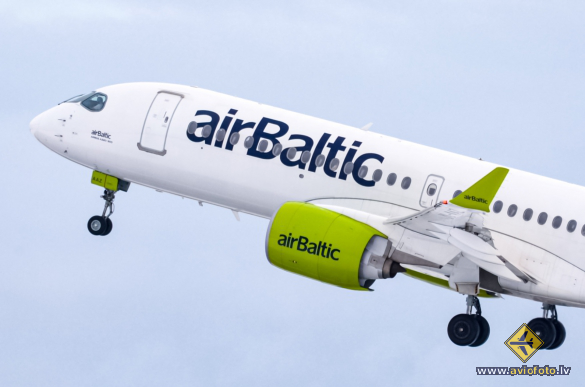 Airbus A220-300