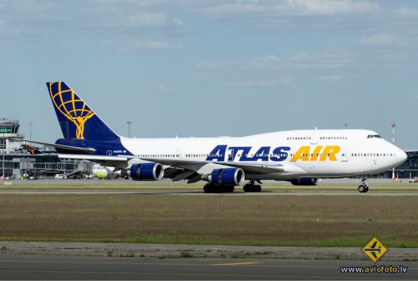 Boeing 747-443