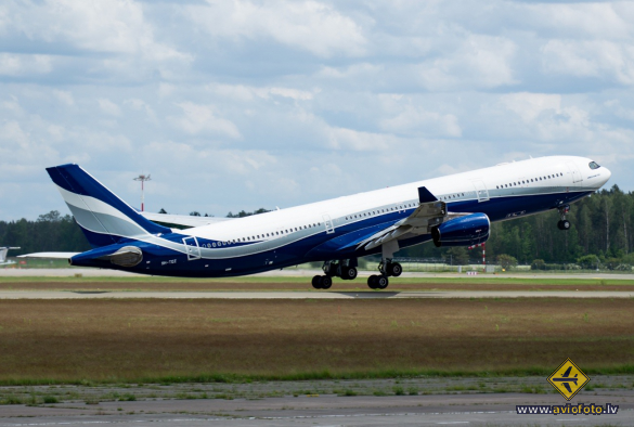 Airbus A340-313