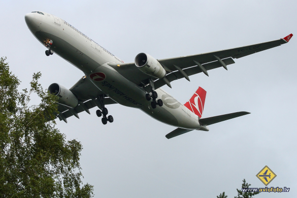 Airbus A330-343