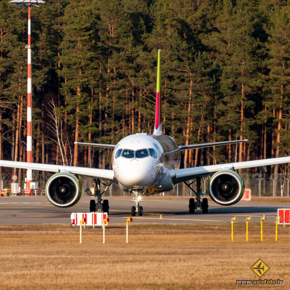 Airbus A220-300
