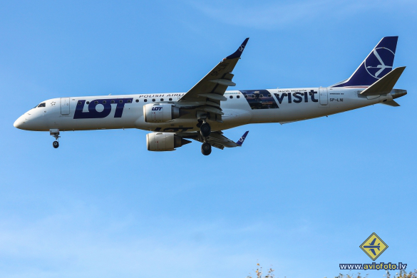 Embraer 195LR (ERJ-190-200LR)