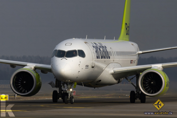 Airbus A220-300