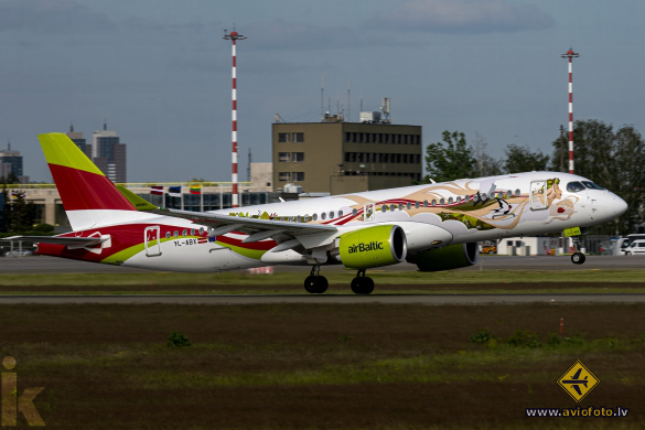 Airbus A220-300