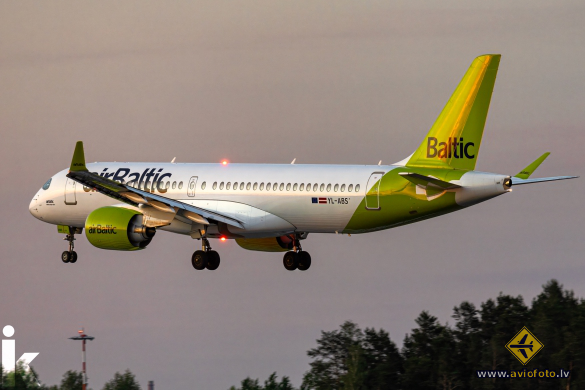 Airbus A220-300