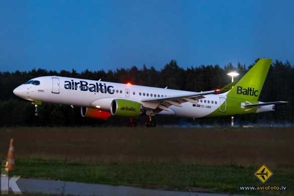 Airbus A220-300