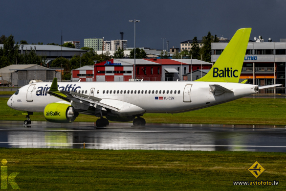 Airbus A220-300