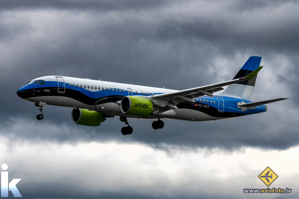 Airbus A220-300