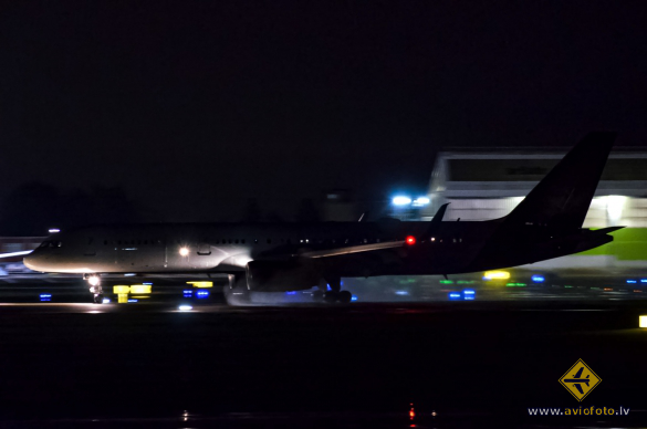 Boeing 757-256