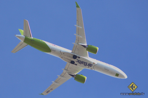 Airbus A220-300