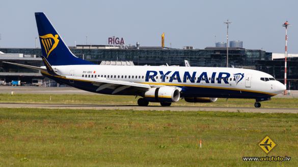 Boeing 737-8AS