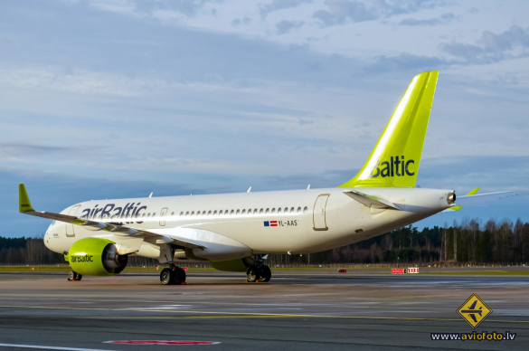 Airbus A220-300