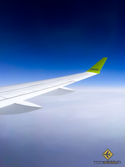 Airbus A220-300