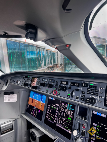 Airbus A220-300