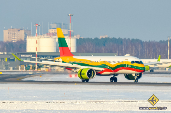 Airbus A220-300