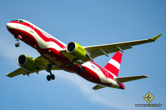 Airbus A220-300