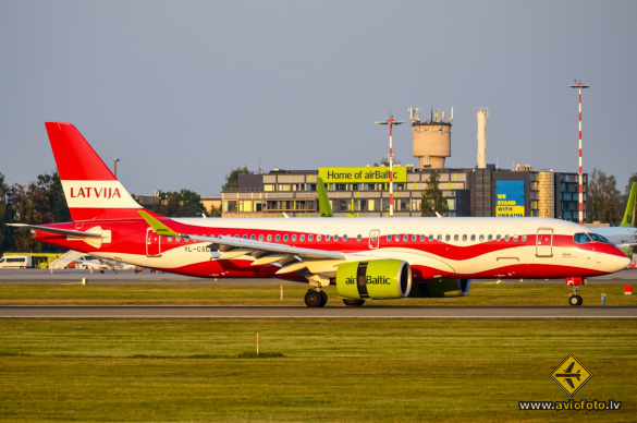 Airbus A220-300