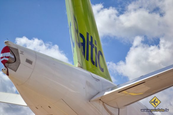 Airbus A220-300