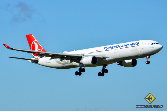 Airbus A330-303