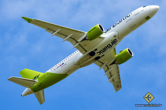 Airbus A220-300