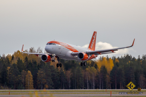 Airbus A320-214