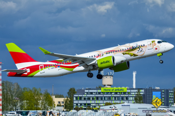 Airbus A220-300