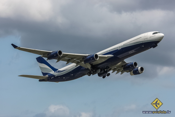Airbus A340-313