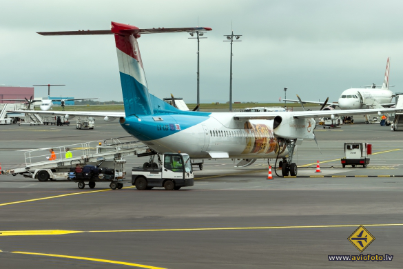 Bombardier DHC-8-402 Q400