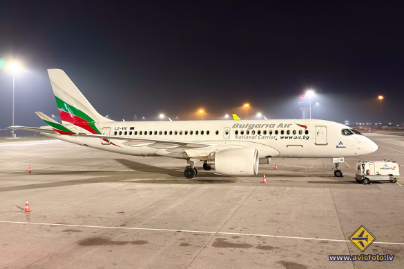 Airbus A220-100