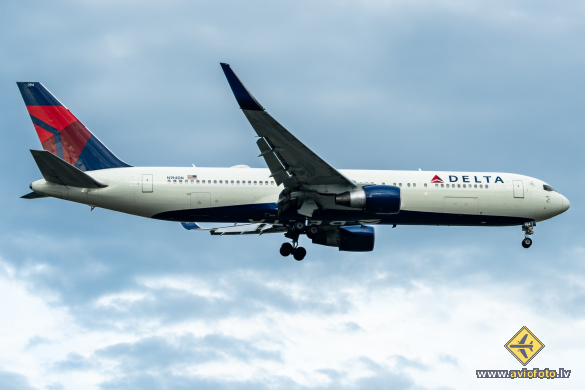 Boeing 767-332/ER