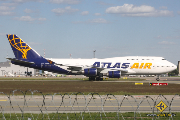 Boeing 747-443
