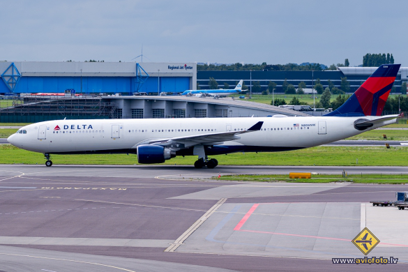 Airbus A330-323
