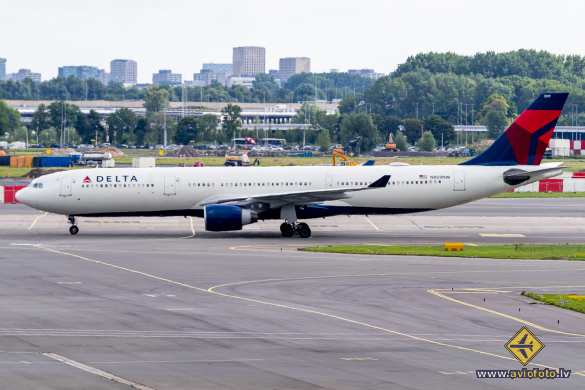Airbus A330-323