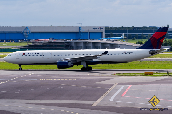 Airbus A330-323