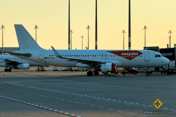 Airbus A320-214