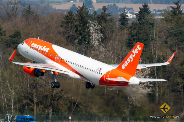 Airbus A320-214