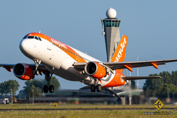 Airbus A320-214