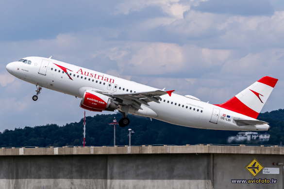 Airbus A320-214
