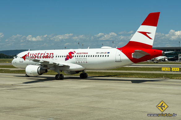Airbus A320-214