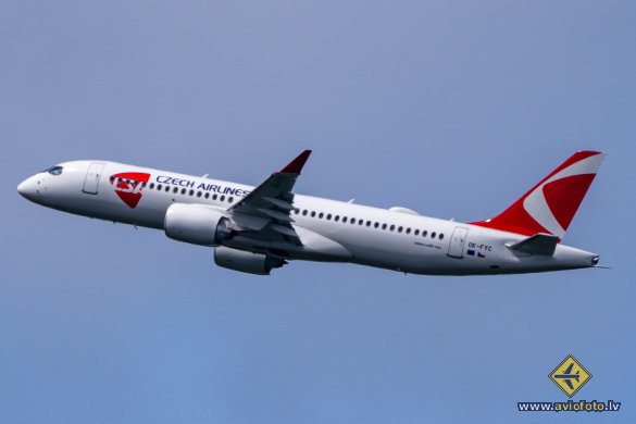 Airbus A220-300