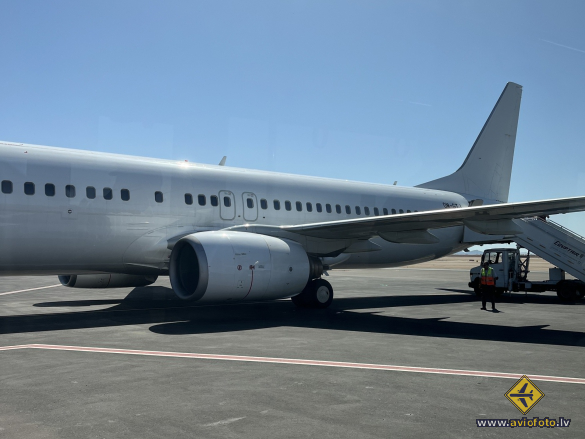 Boeing 737-8K5