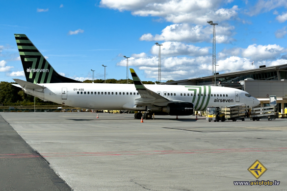 Boeing 737-8Q8
