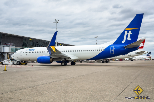 Boeing 737-8KN