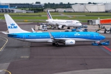 Boeing 737-8K2