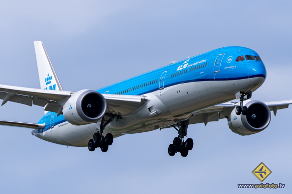 Boeing 787-10 Dreamliner